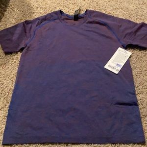 Lululemon men’s metal vent tech short sleeve 2.0